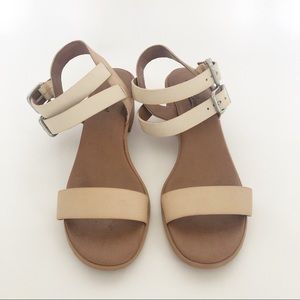 Lucky Brand Leyna Beige Ivory Leather Heel Sandals